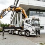 Effer 2055 Ladekran mit Frontabstützung von Weiss Krandienstleistungen für Schwerlasthebungen und Spezialmontagen in Freiburg und Vogtsburg.